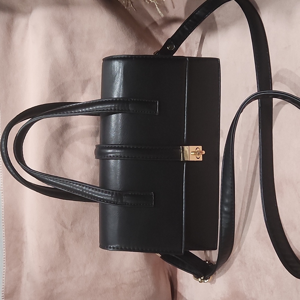 Crossbody Bag with Adjustable Strap From PIXI